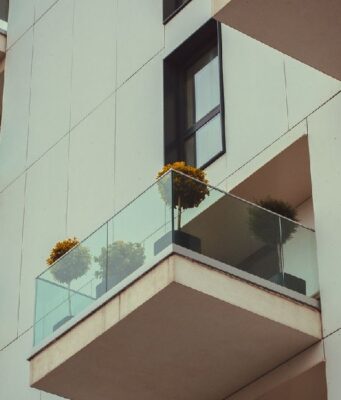 Fungsi Balkon: Dari Ruang Santai hingga Elemen Fasad