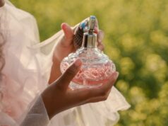 Deodoran dan Parfum, Apakah Fungsinya Sama?