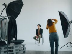 Sesi Pemotretan Editorial dan Komersial: Apakah Sama atau Beda?